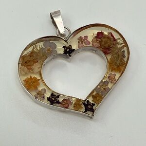 Vtg 925 Sterling Silver & Resin Encased Pressed Flower Heart Pendant